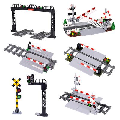 MOC Esperto Creativo Treno Cittadino Semafori Ringhiera Passaggio a Livello Ferrovia Espresso Mattoncini Blocchi da Costruzione Giocattoli Fai da Te per Bambini regali