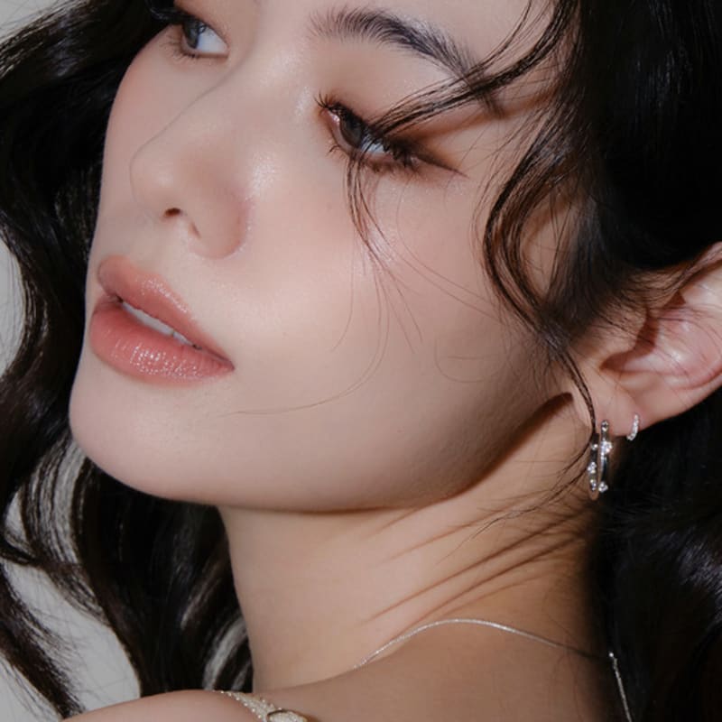 Reve Mini Layered One-touch Q Earrings