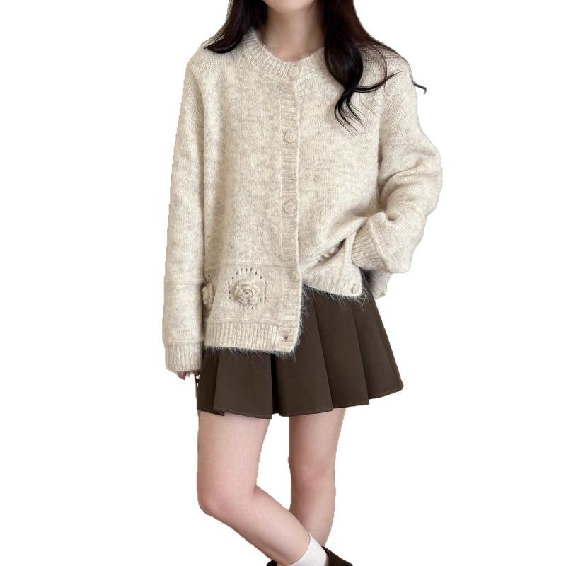 Autumn and winter new three-dimensional flower soft waxy loose knitted cardigan gentle wind sweet sweater jacket women