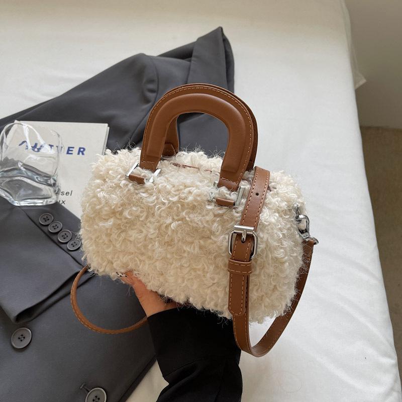 Новая осенняя сумка-мессенджер ручная пушистая нишевая пушистая сумка высокой ценности женская сумка