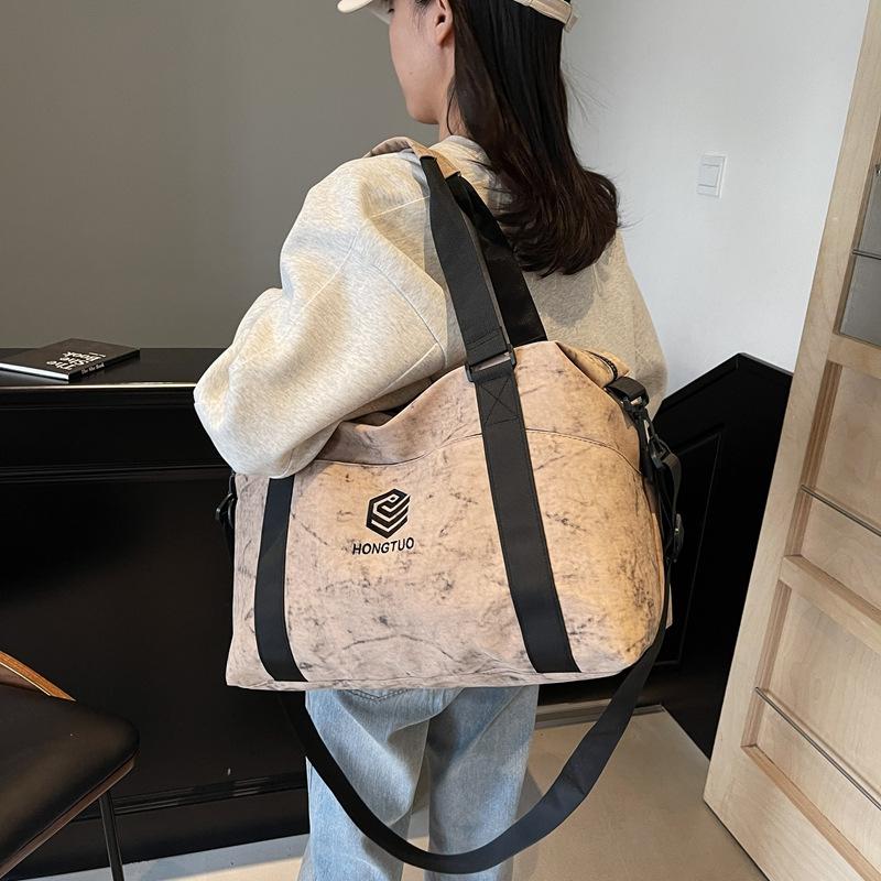 Mehrere Taschen Klassifizierung für Ausflüge und Spielen Tragbare Reisetasche Design zur Trennung von Nass und Trocken Fitness Tasche Kann mit einem Rollkoffer verwendet werden