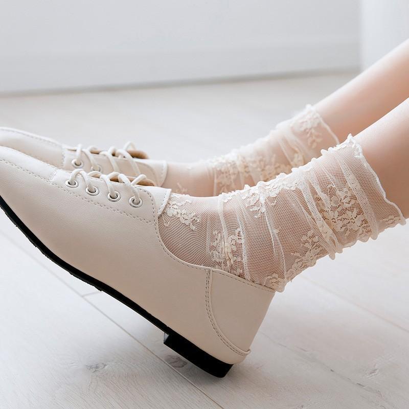 Women Sexy Black Fishnet Floral Pattern Lace Socks Thin Hollow Nylon Silk Retro Flower Pile Socks Ladies Transparent Crew Socks