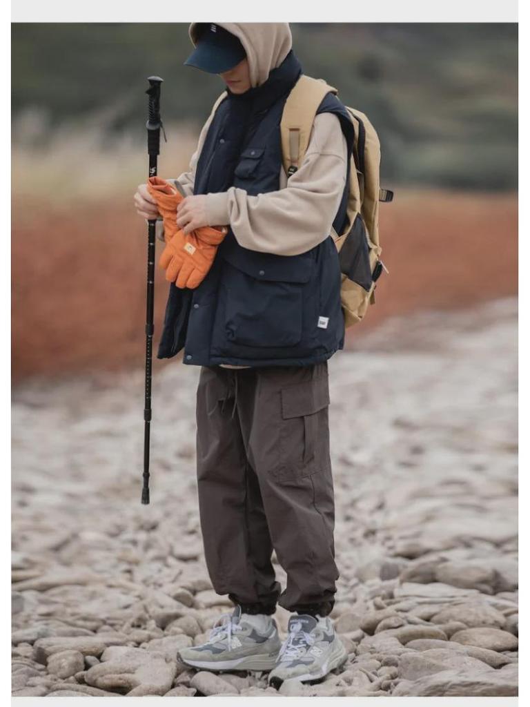 Men's Trendy Winter Cotton Vest - Functional Outdoor Wear with Thick, Warm Insulation