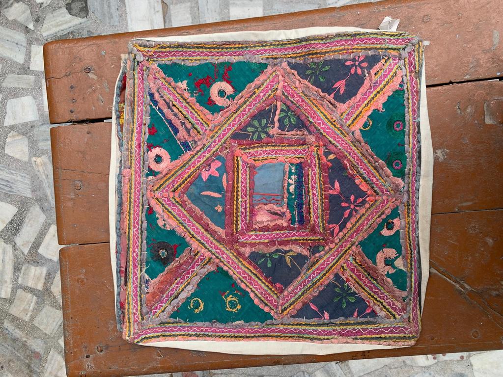 Bawełniana poszewka na poduszkę ręcznie haftowana: Dekoracyjna Poduszka Boho 40