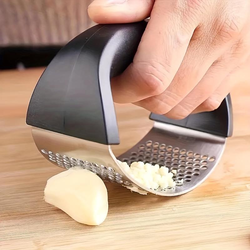 Stainless Steel Garlic Press Manual,No Charging Needed,Durable Metal Kitchen Gadget for Effortless Garlic Crushing,Essential for Home and Dorm Cooking