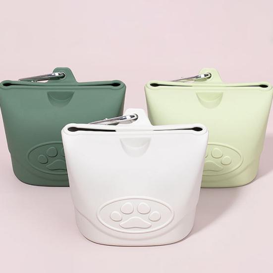 Silicone Dog Treat Pouch Small Pet Training Snack Bag with Magnetic Closure And Waist Clip for Training Walking