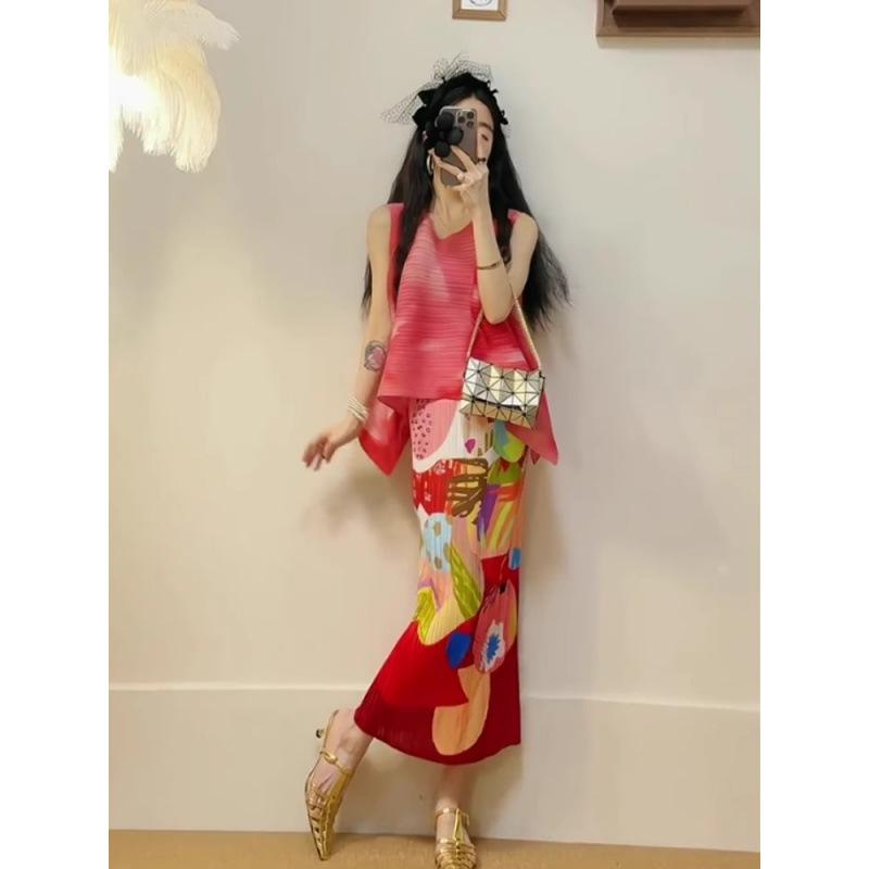 Miyake Pleats Gradient Sleeveless Top & Midi Skirt Set for Petite Women - Summer Street Style & Height-Enhancing Fashion