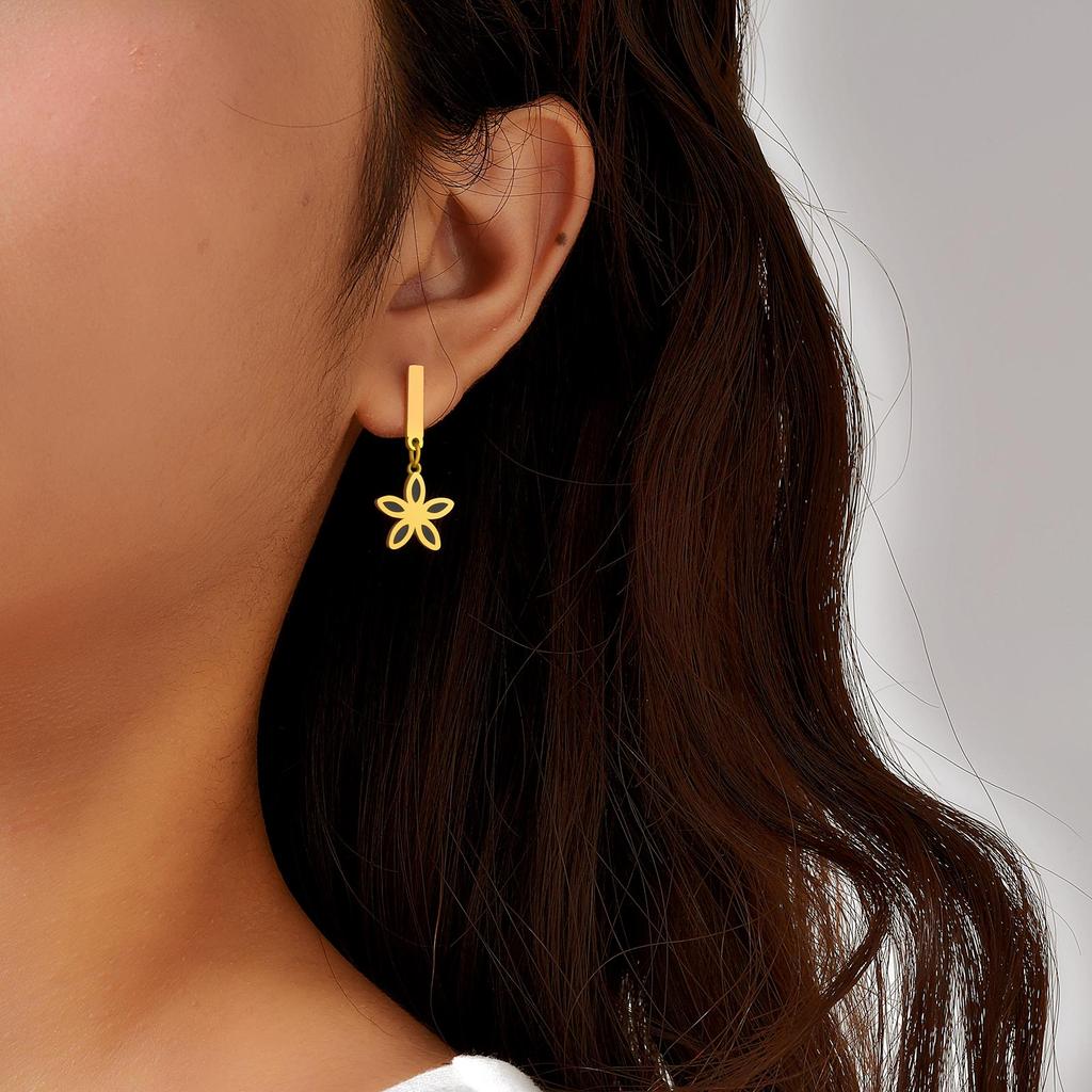 3 Paar Blume Ohrstecker für Damen, Goldfarbene Edelstahl Geometrische Ohrringe, Modisches Set Schmuck Geschenke