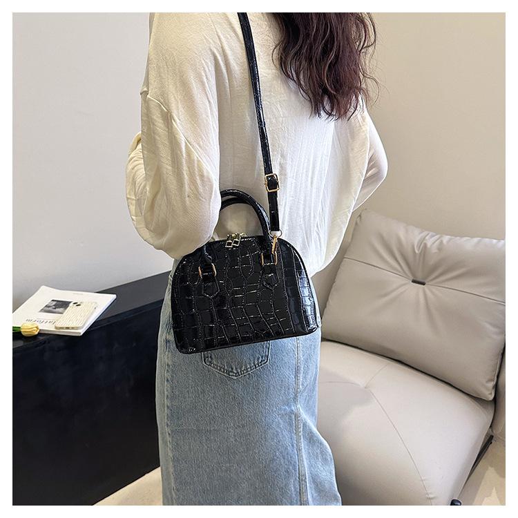 High-end small bag for women, versatile solid color temperament one-shoulder crossbody bag crocodile pattern portable shell bag