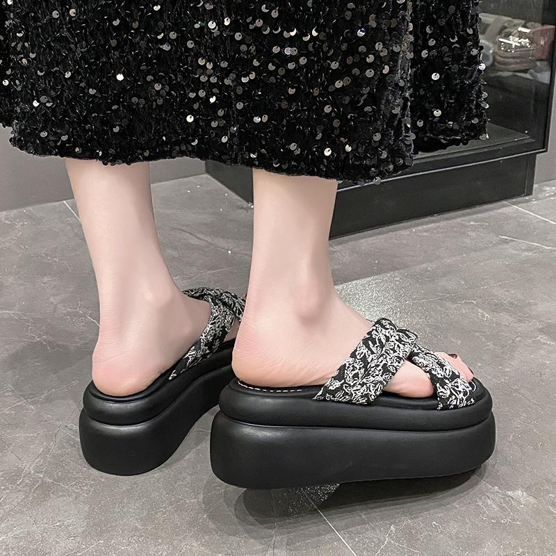 Fashion Summer Chunky Sandals New Women's Thick Bottom Wedge Heels Slides 7CM High Heels Platform Leather Casual Beach Flip Flops Woman