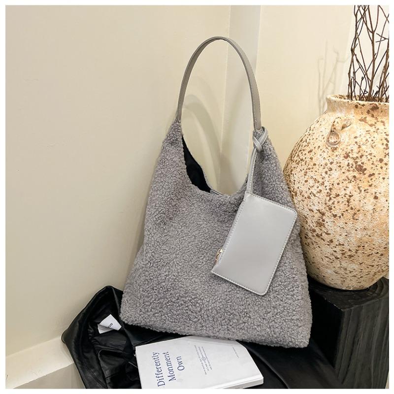 

Lazy plush bag women s new winter tote bag large capacity versatile commuter shoulder bag серый