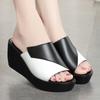 Plattform-Slipper aus weichem Leder Sandalen Damen Sommer Neu Hohe Absätze Fischmaul Muffin Außenbekleidung Schuhe