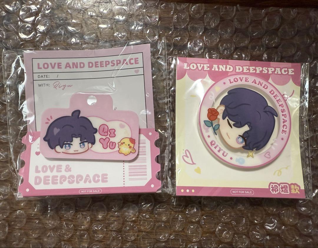 

[USED] Love and Deep Sky Acrylic Badge & Clip China Official Points Exchange Bonus Homura 2-Piece Set