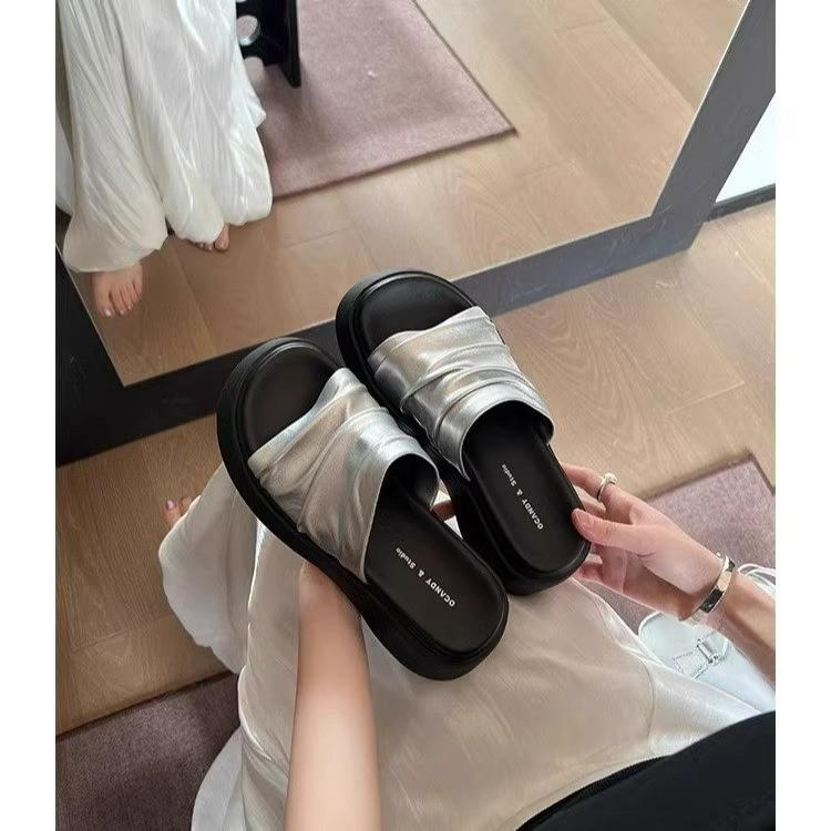 Pleated thick-soled outer wear cool slippers women's 2025 summer new fashion versatile casual one-pedal beach slippers