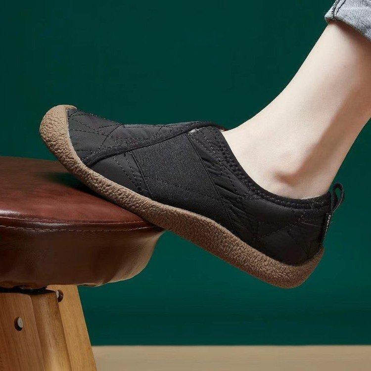 Chaussures d'automne et d'hiver pour personnes paresseuses à pédales, chaussures confortables antidérapantes, tissu aérospatial à semelle souple, chaussures en coton léger pour femmes