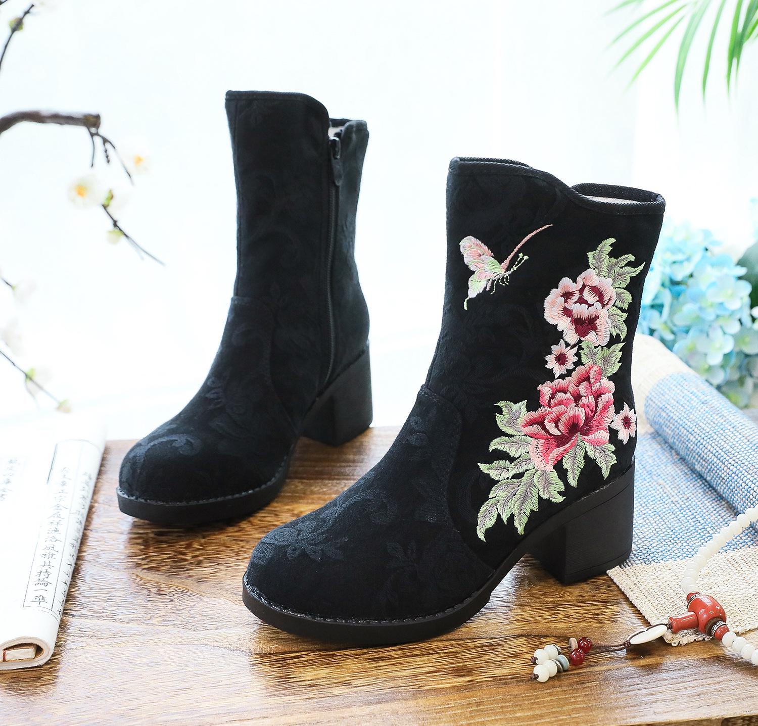 

Женские вышитые хлопковые полусапожки на высоком каблуке для осени/зимы 41