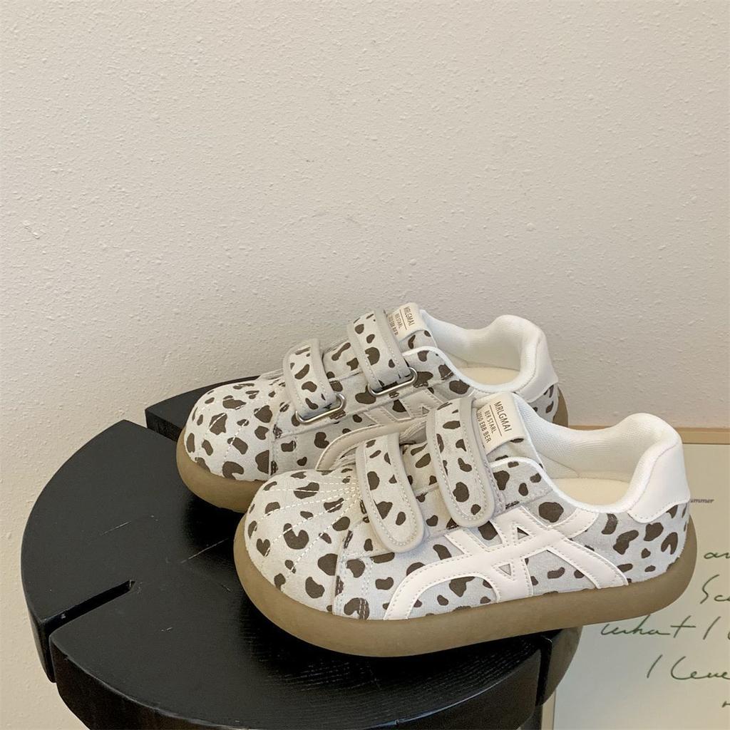 Leopard print series fashion round head comfortable casual shoes new autumn Velcro niche ins board shoes