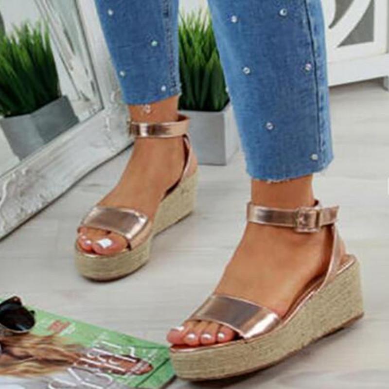 

Fashion 2025 New Summer Fashion Women s Large Buckle Sandals Flat Comfortable Lightweight High Heel Sandals for Women Zapatos De Mujer 35 золотой