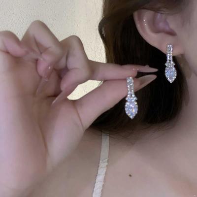 Micro-inlaid Zircon Water Drop Fringed Stud Earrings Light Luxury Elegant Temperament Earrings Fashionable Versatile High-end Earrings Women