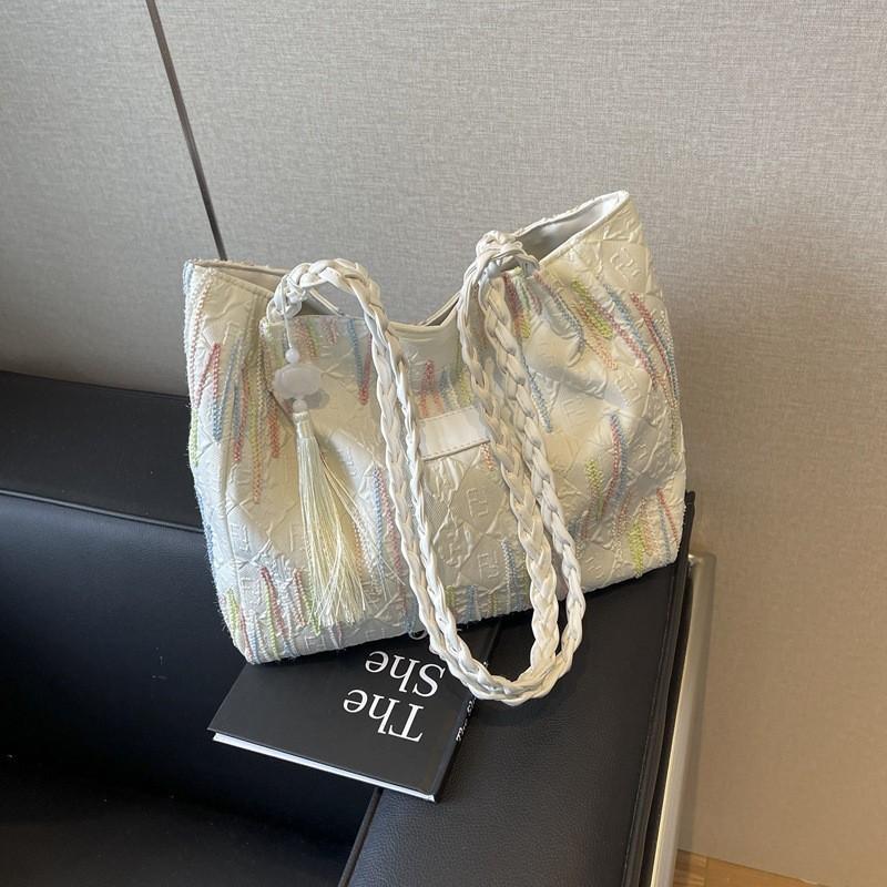 Stylish Trendy Large Capacity Shoulder Bag Women's Tote 2024 New Design Casual Fashion Handbag