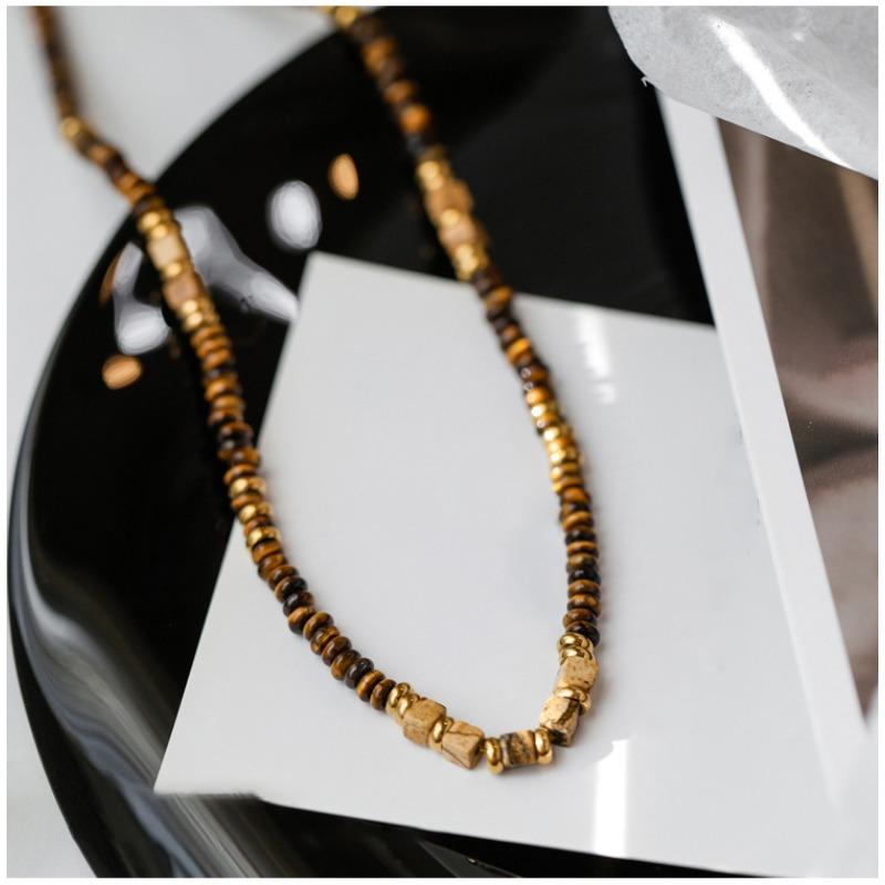 Cross-border square artificial tiger s eye stone beaded necklace women s retro fashion collarbone chain niche light luxury high-end jewelry