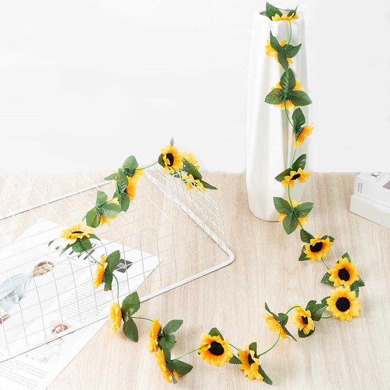 

Artificial Sunflower Vine Wall Hanging - Floral Art for Living Room or Balcony жовтий