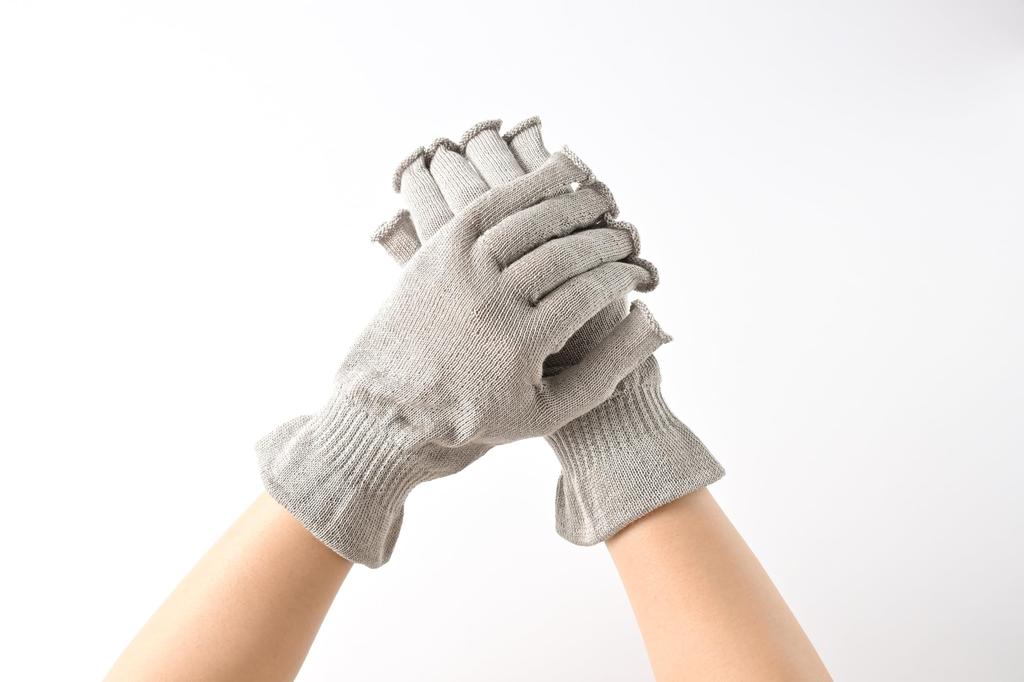 otona nail Silk Light Gray Sleep Smartphone Made in Hand Nail Night UV Sun Cold Gloves, [100% Silk, Gloves, Operation, Japan, Care, Care, Gloves,