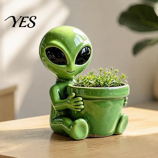 Whimsical Balcony Flower Pots Funny Alien Planter, Resin Pot, Decorative Plant Durable Succulents Planter Pot for Succulents, Cactus, Sci-fi