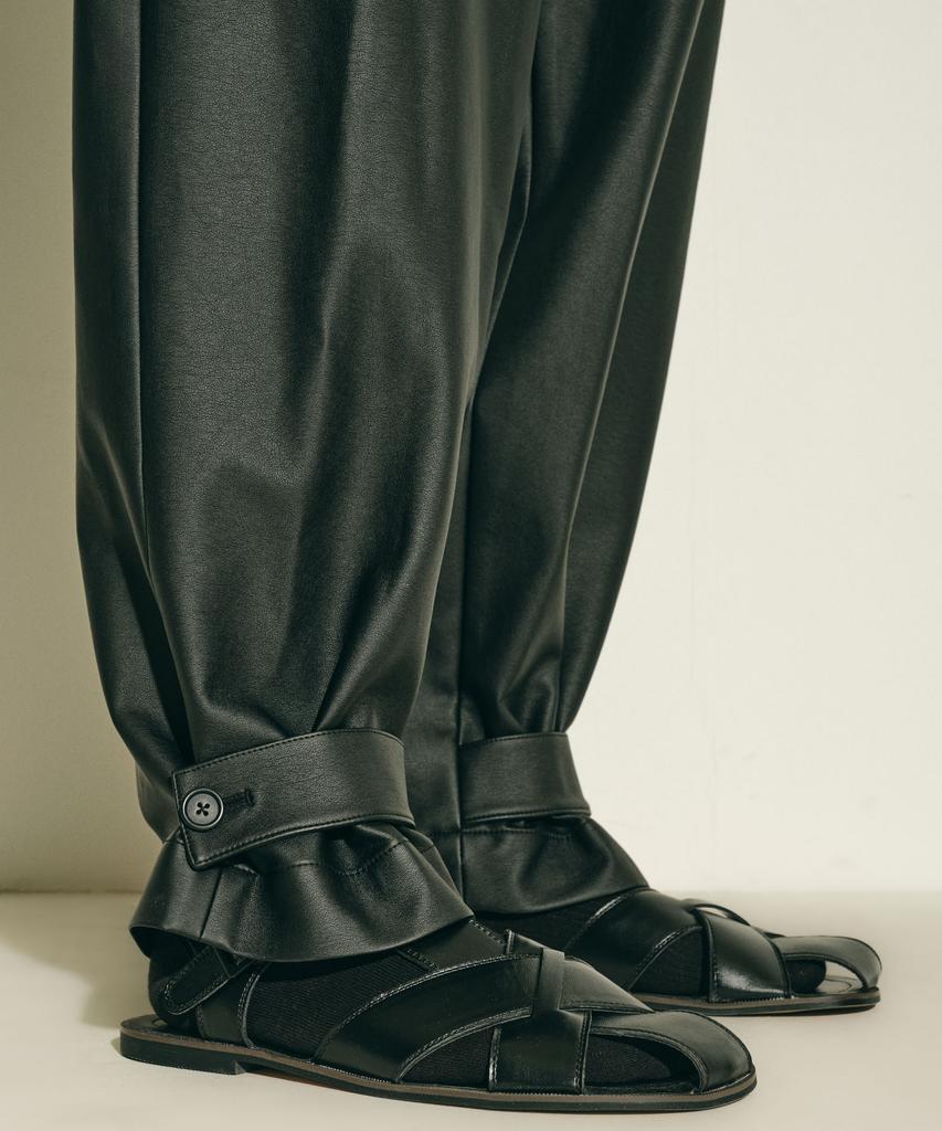 JUN BY JUN K Pow Leather Strap Pants_Black