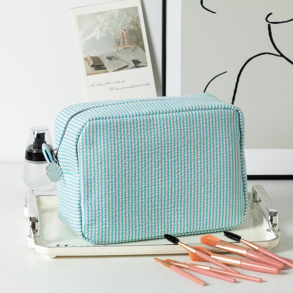 Vintage Striped Makeup Bag With Zipper Closure For Travel And Daily Use