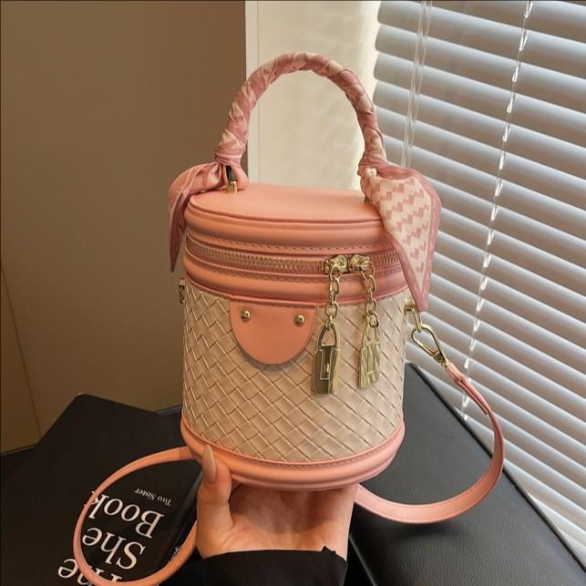 Pu Water Bucket Bag For Women With Quilted Design And Zipper Closure For Daily Use