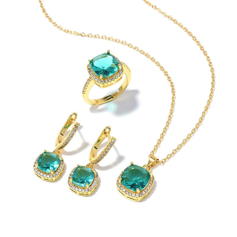 

Комплект из трех украшений из цветного циркония, квадратные серьги для повседневных поездок, комплект из трех колец и ожерелья open ring three-piece set трава зеленый
