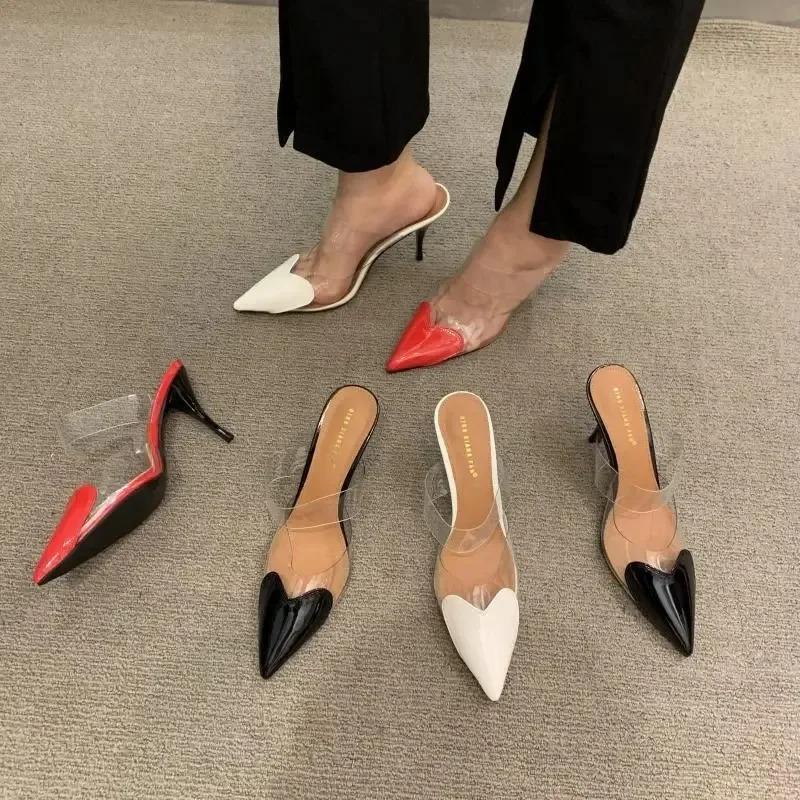 Moda 2024 Piele lacuată PVC Pompe Sandale stiletto Bretele cu vârf ascuțit Detalii inimii la degetele picioarelor Papuci cu toc înalt Pantofi de mireasă