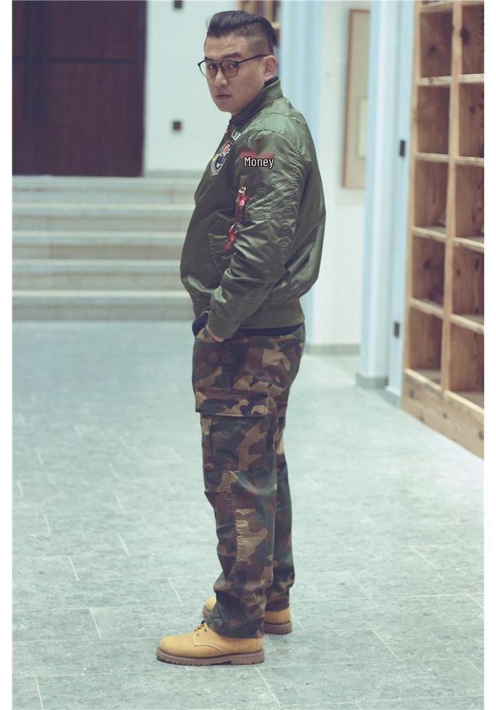 Trendy 2025 American Style Men's MA-1 Air Force Pilot Jacket with Badge Embroidery for Spring/Autumn.