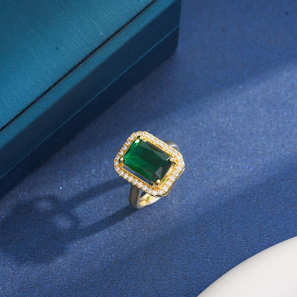 Emerald Green Titanium Necklace & Stud Earrings with Zircon Detailing, Light Luxury Ring Set