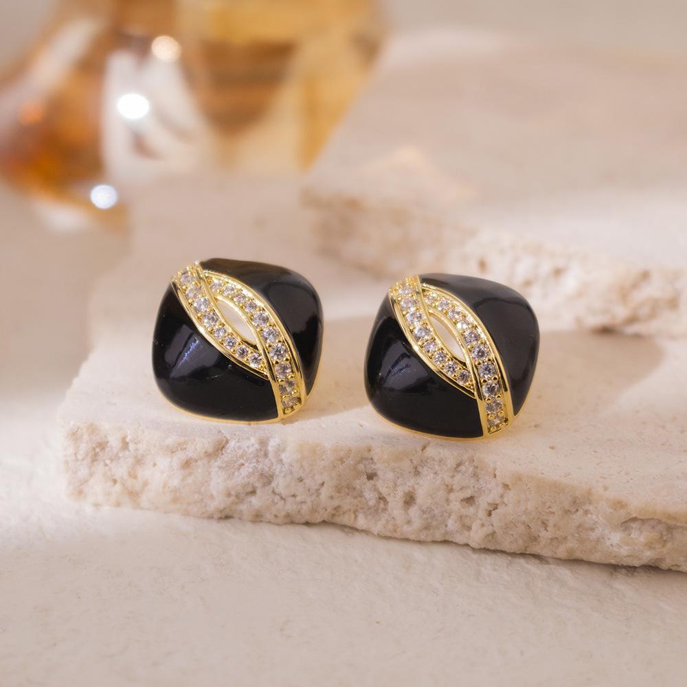 Elegant Black Diamond Silver Needle Earrings: High-End, Fashionable, Versatile Luxury