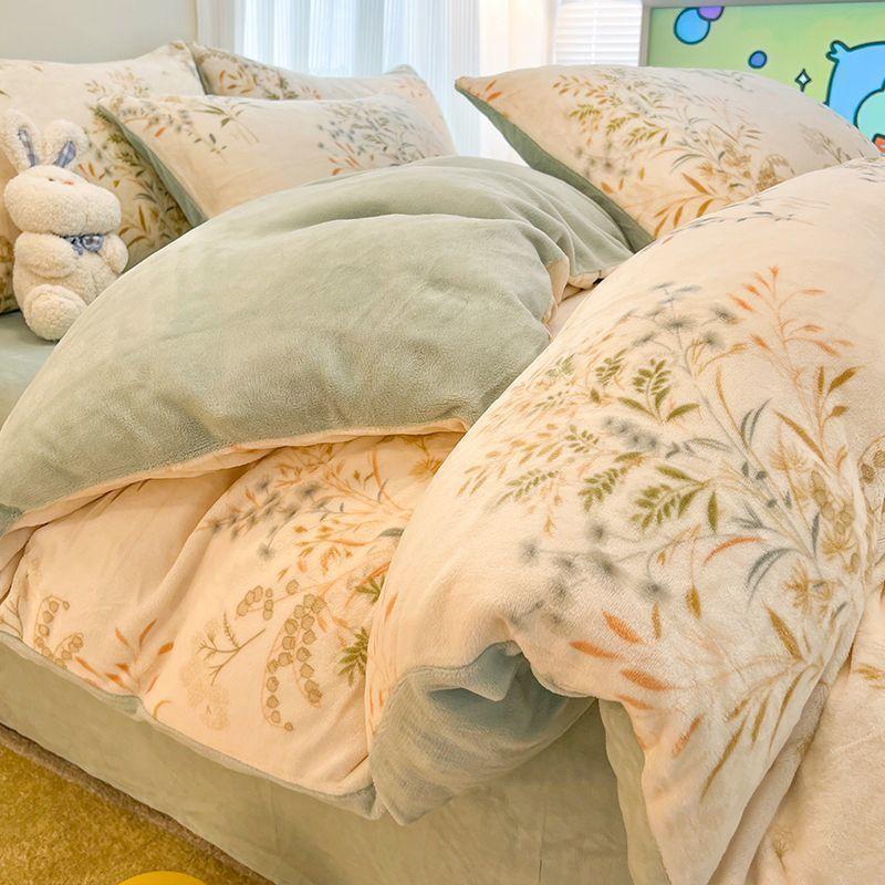 

Комплект из четырех предметов из молочного флиса, постельное белье из утолщенного флиса, простыня с антистатическим покрытием 1.5m bed