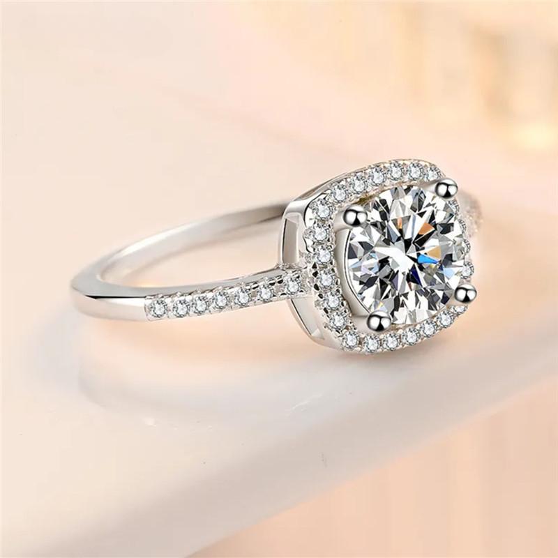 Silver 925 Platinum Plated 1-3 Carat Mozanstone 4 Claw Square Bag Birthday Ring Classic High Wedding Party Jewelry Woman Gift