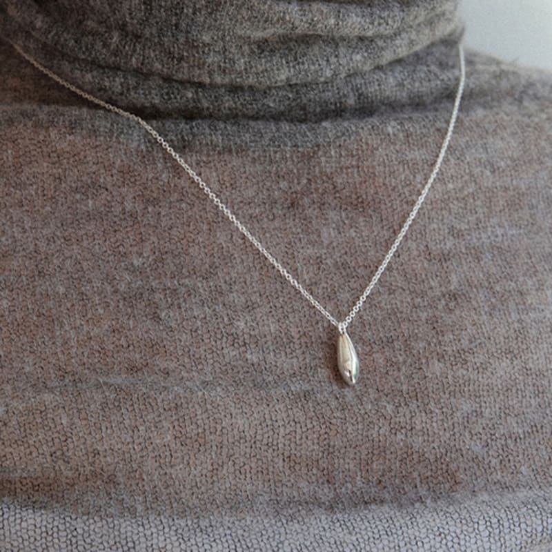 

TACIT Bud necklace Free