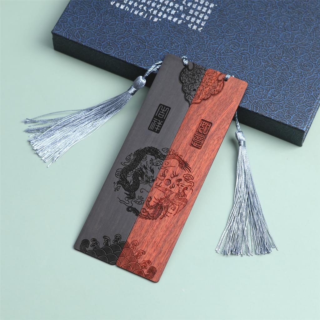 Pair of Chinese-Style Rosewood Bookmarks Reading Bookmarks Commemorative Gift Crescent-Shaped Bookmarks Gift for Book Lovers