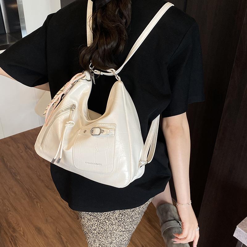 Large capacity bag women's 2025 new retro trend niche backpack for commuting to work and relaxed shoulder bag