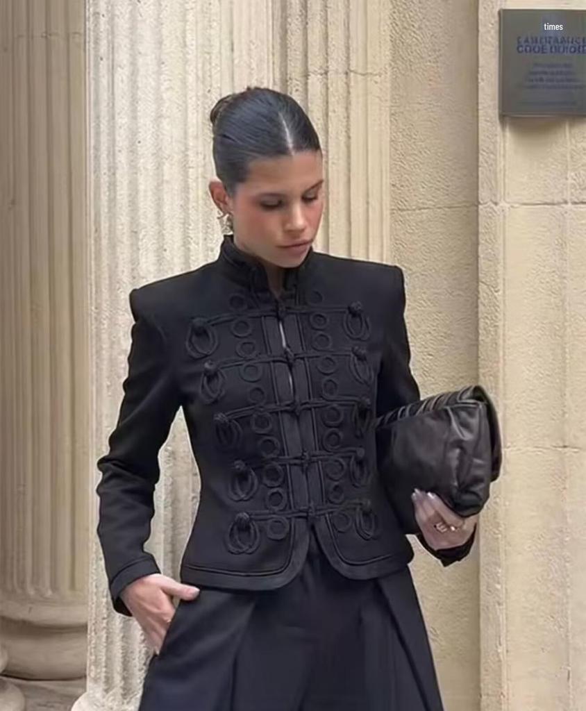 Giacca Casual da Donna Europea e Americana con Collo Alto e Dettagli a Bottone a Rana
