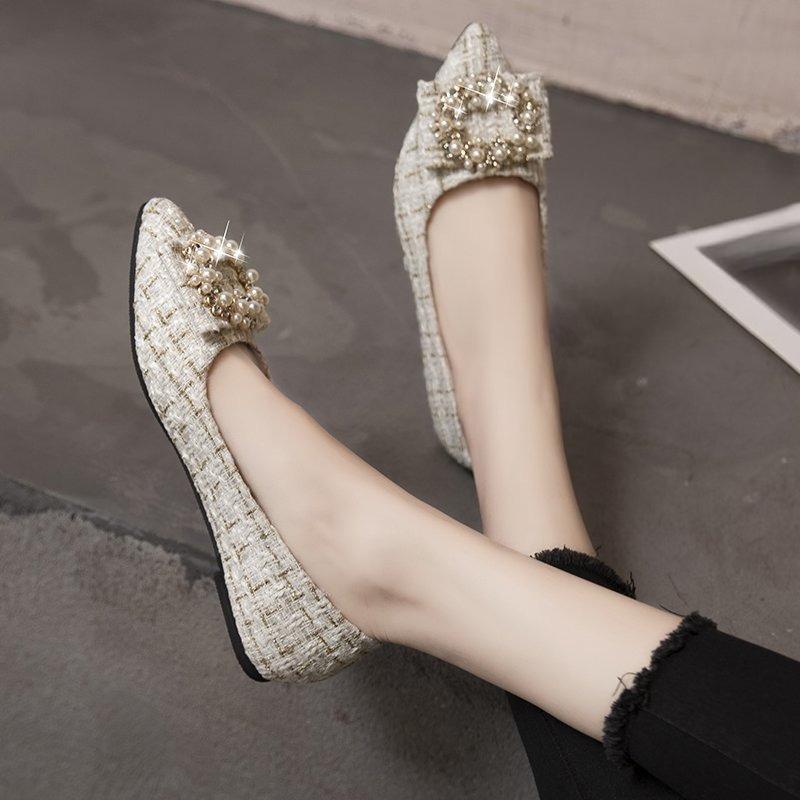Fashion 2025 New Shallow Mouth Shoes Autumn Women's Moccasins Casual Female Sneakers Pearl Decorateion Flats Modis Low Heels Pointed