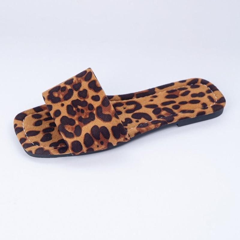Large size summer new daily casual light leopard print square head flat heel women's flat-bottomed slippers