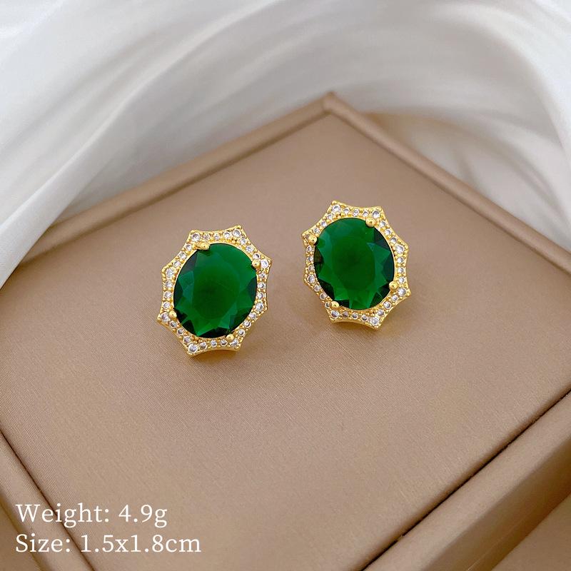 

[Титановая сталь] Комплект из ожерелья и серег в форме бриллианта: Роскошный микро-инкрустированный дизайн «Конский глаз» для элегантных банкетов