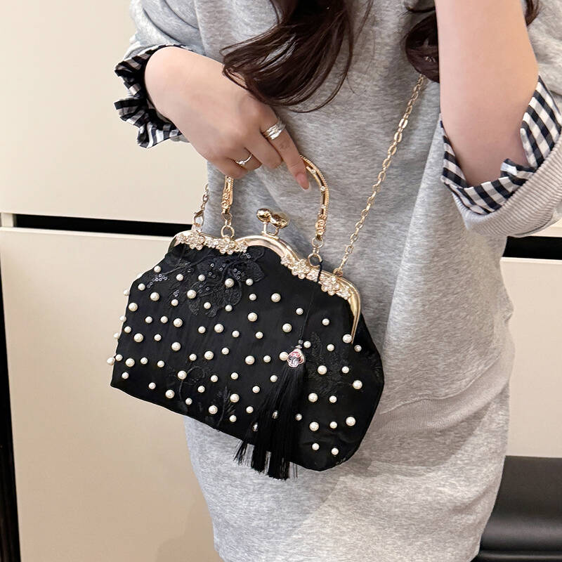 Fashi Chinese-Style White Pearl Embroidered Handbag Vintage Metal Clasp Evening Clutch Fringe Pendant Women's Handbag