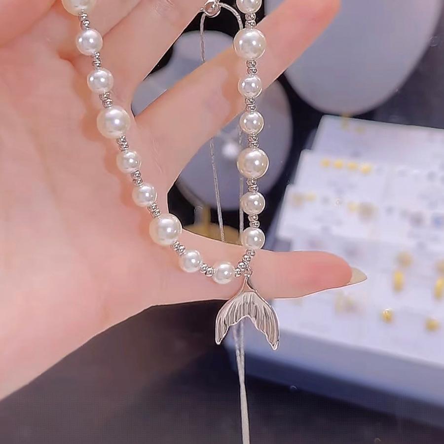 Pearl fishtail beaded pendant necklace retro simple high-end collarbone chain light luxury versatile niche jewelry