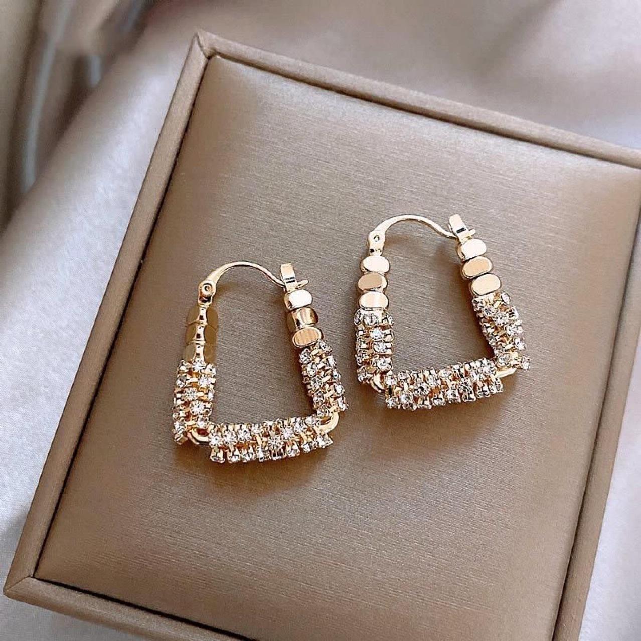 

Серьги из циркония One Size золотой