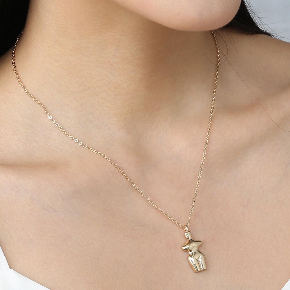 European & American Style Irregular Butterfly Pendant Necklace - Women's Versatile Simple Clavicle Chain