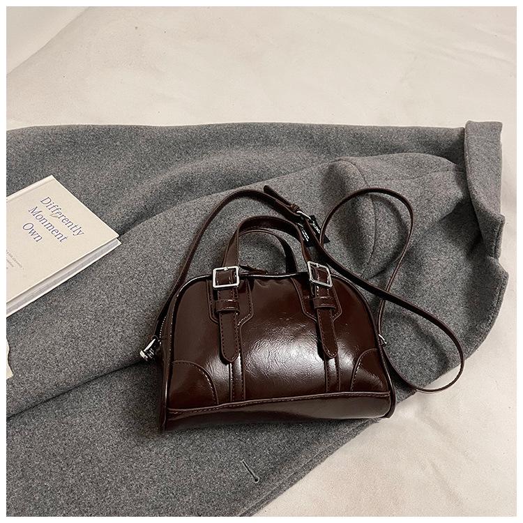 

Popular bags women s winter new sense handbags vintage crossbody commuter Boston bags exquisite